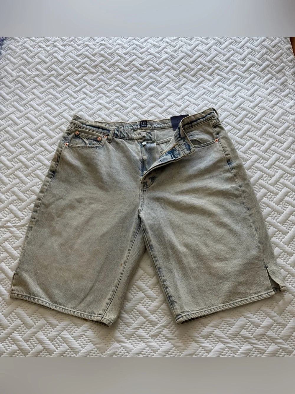 NWT Gap 12” Bermuda Denim Jean Shorts Size 33